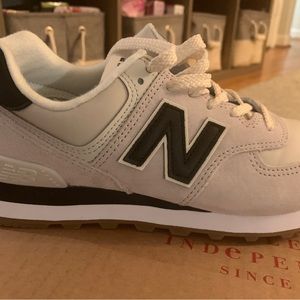 New balance 574 women’s size 7.5 men’s size 6